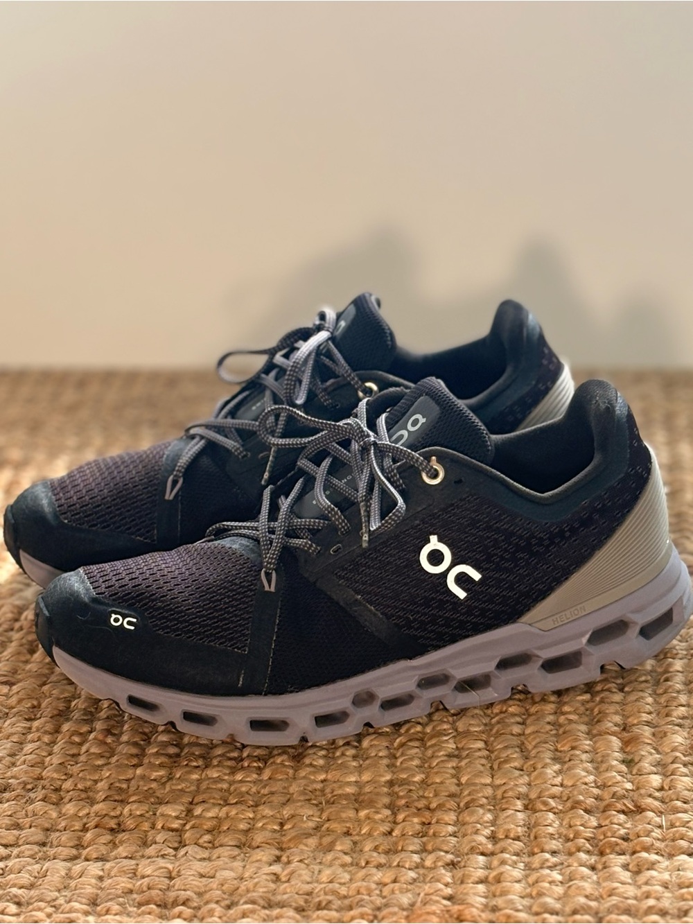 On Running Cloudstratus 1 - Women's Size 9 Max Cushion Sneakers